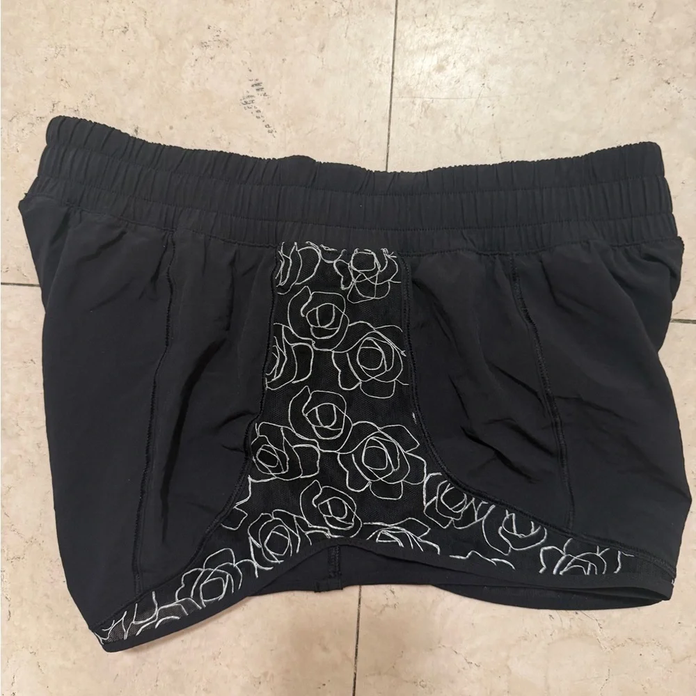 lululemon athletica Black and White Athletic Shorts - Picture 4 of 12